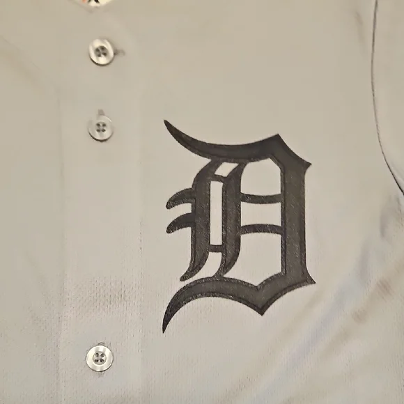 Detroit Tigers Majestic Cool Base Youth Jersey - Picture 3 of 8